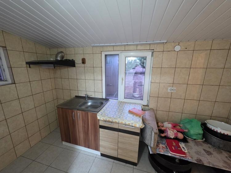 Casă individuală cu 5 camere cu Garaj în Valu lui Traian