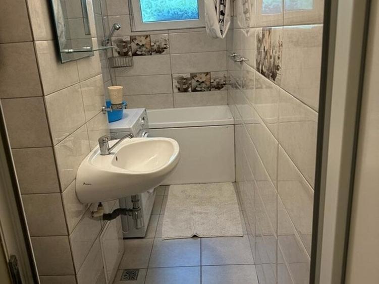 Garsonieră decomandată în P-ța Gorjului