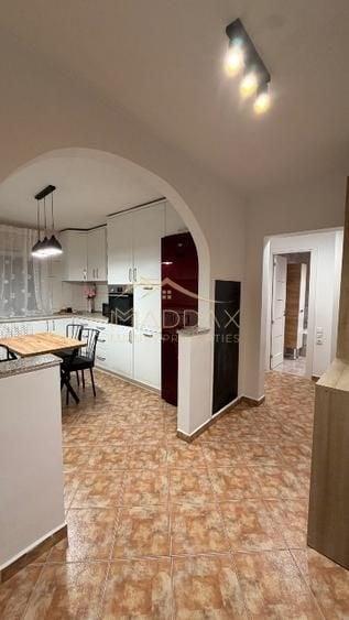 Apartament cu 2 camere decomandat, mobilat în Banu Manta