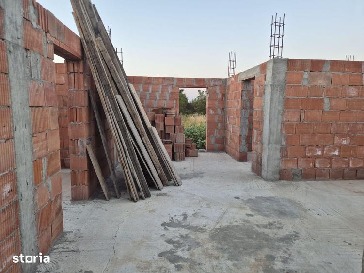 Casă cu 4 camere cu Teren 500 Mp în Snagov