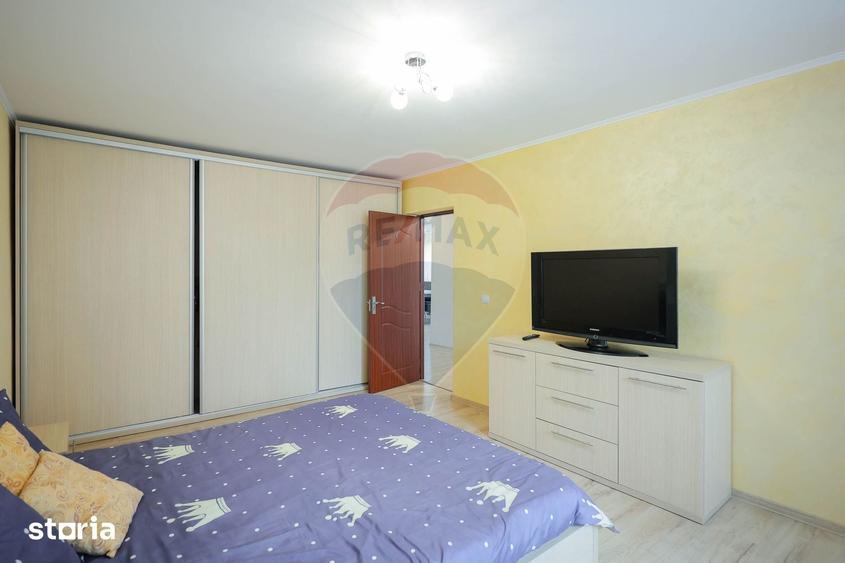 Casă cu 7 camere cu Teren 600 Mp în Sânmartin
