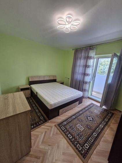 Apartament cu 4 camere decomandat în Timpuri Noi