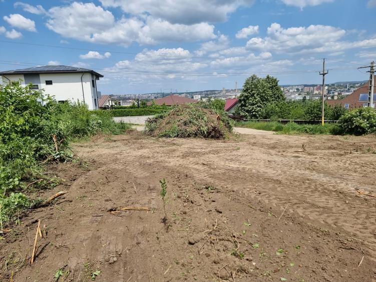 Teren Construcții intravilan de 719 mp, în Bucium