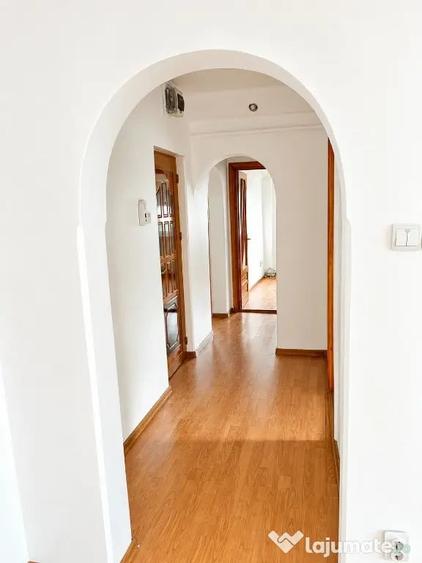 Apartament cu 3 camere decomandat în Obor