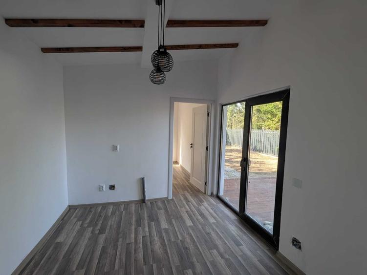 Casă cu 2 camere în Plătărești