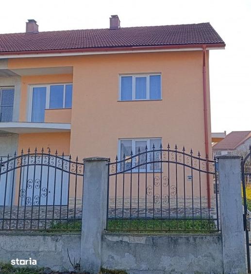 Casă cu 7 camere cu Teren 540 Mp în Dej