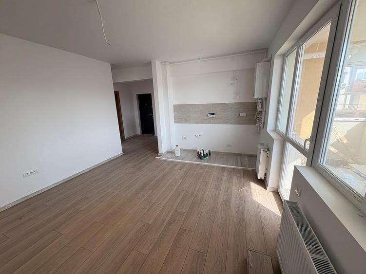 Apartament cu 3 camere semidecomandat în Berceni — fotografia 3