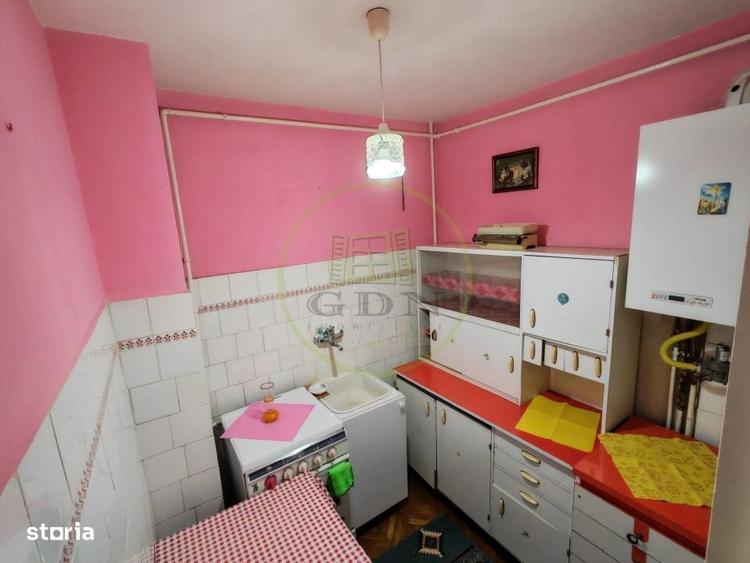 Garsonieră decomandată în Central