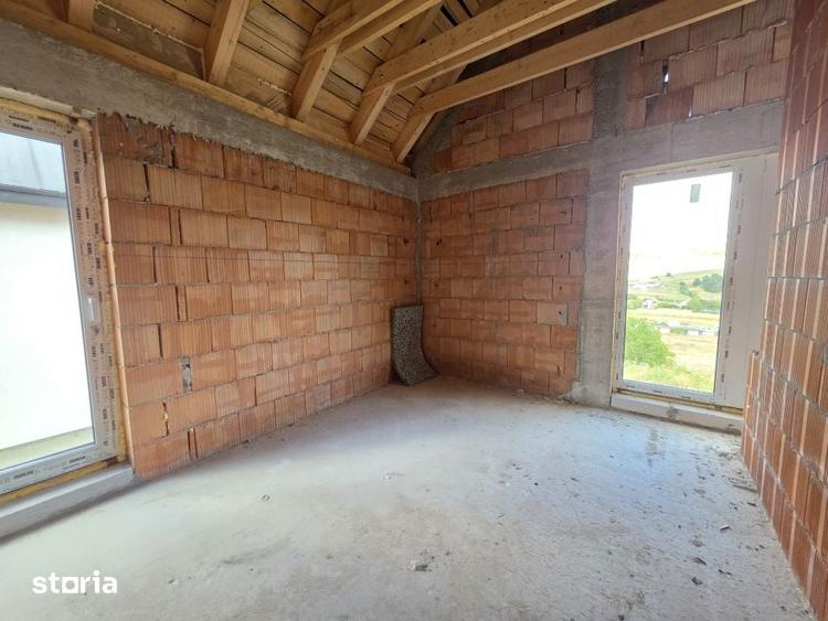 Casă cu 4 camere cu Teren 586 Mp în Baciu
