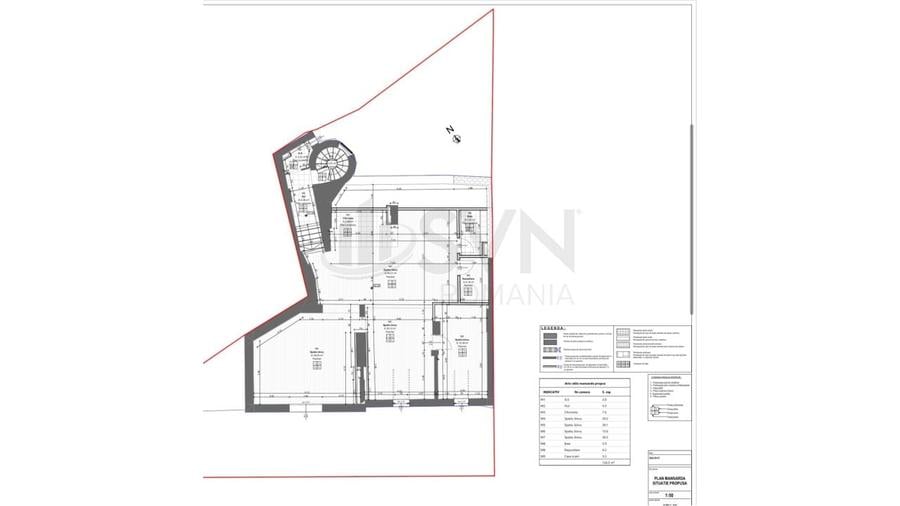 Casă individuală cu 16 camere cu Canalizare în P-ța Romană