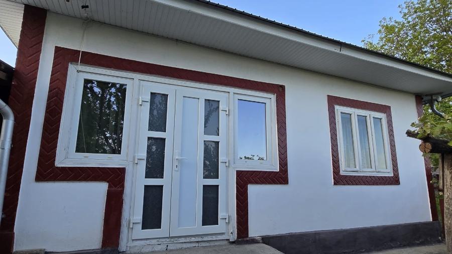 Casă individuală cu 5 camere cu Teren 3000 Mp în Suharău