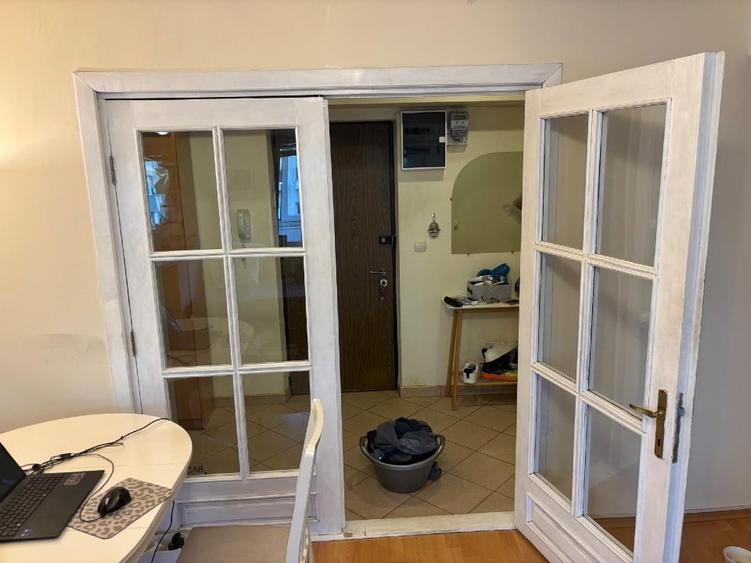 Apartament cu 3 camere decomandat, mobilat în Banu Manta