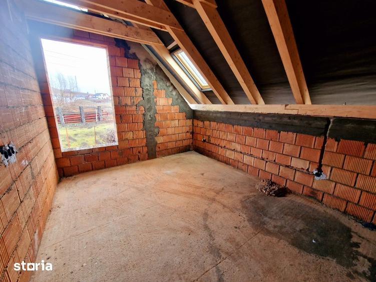 Casă cu 4 camere cu Teren 350 Mp în Unirii