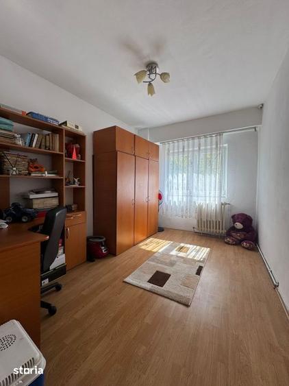 Apartament cu 4 camere decomandat, mobilat în Ferentari