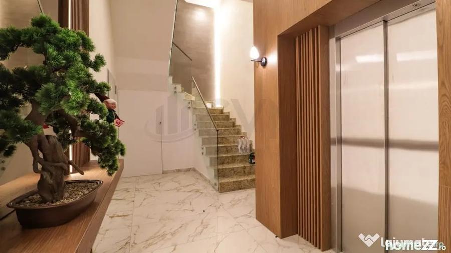 Apartament cu 3 camere decomandat, mobilat în Central