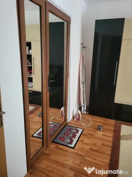 Apartament cu 3 camere semidecomandat în Crihala