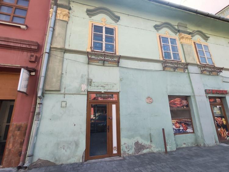Spațiu comercial, de 28 mp, în Central
