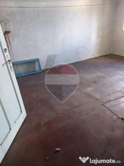 Casă cu 3 camere cu Teren 556 Mp în Central