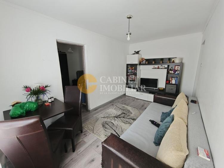 Apartament cu 3 camere decomandat, mobilat în Tătărași