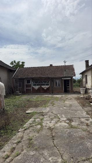 Casă cu 3 camere în Central
