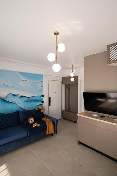 Apartament cu 2 camere semidecomandat, mobilat în Central