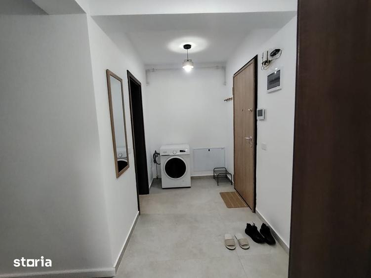 Garsonieră decomandată în Vest