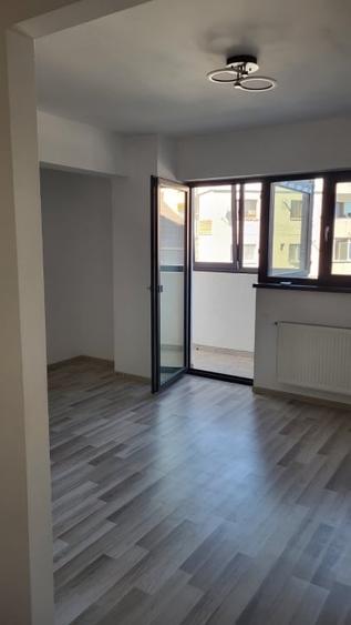 Apartament cu 2 camere decomandat, mobilat în Teilor