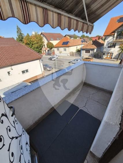 Apartament cu 4 camere decomandat, mobilat în Aurel Vlaicu