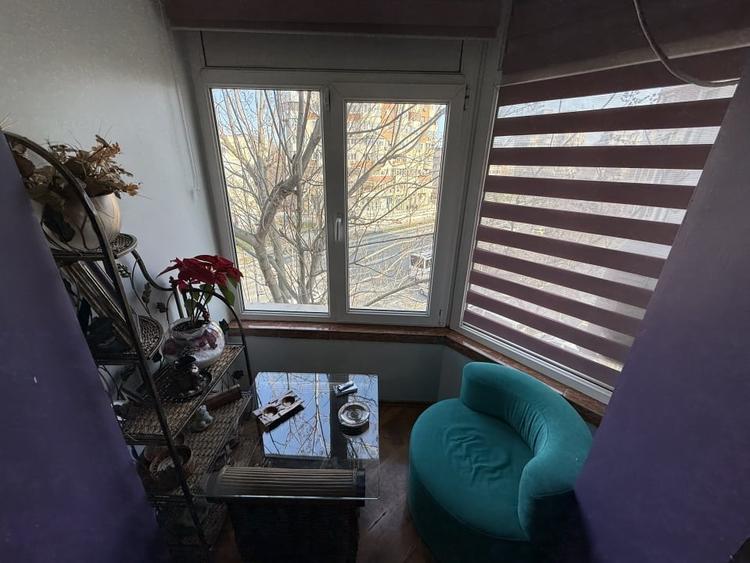 Apartament cu 4 camere decomandat în Trocadero