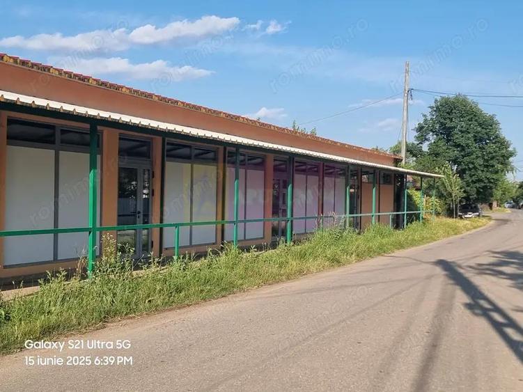 Casă cu 10 camere cu Canalizare în Teișori