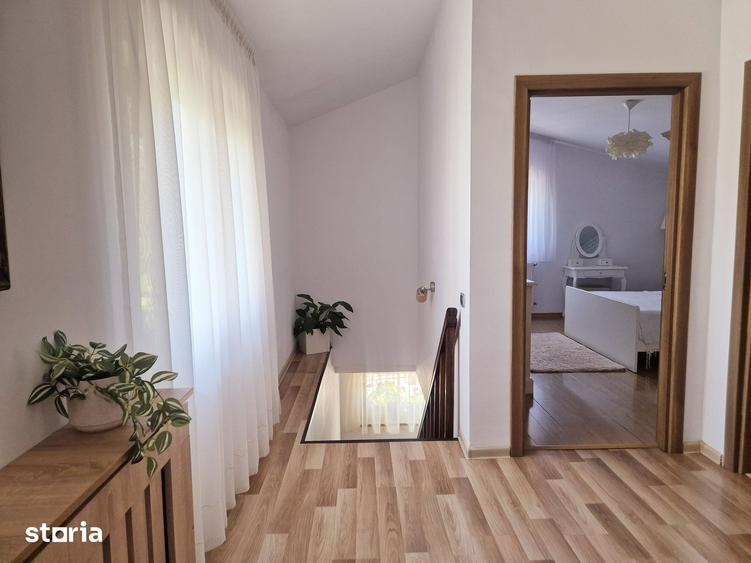 Casă cu 4 camere cu Teren 325 Mp în Central
