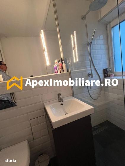 Apartament cu 3 camere semidecomandat în Cotroceni