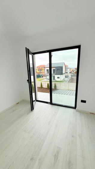 Casă cu Teren 511 Mp în Cristian