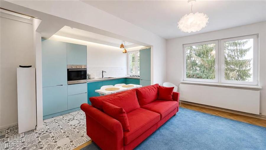 Apartament cu 2 camere semidecomandat, mobilat în Centrul Civic