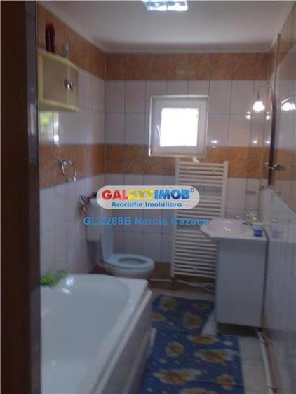 Casă cu 7 camere cu Teren 359 Mp în 1 Mai