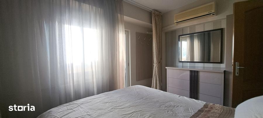 Apartament cu 3 camere decomandat în Tei