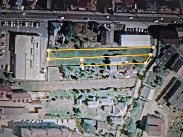 Teren de 1800 mp, în Central