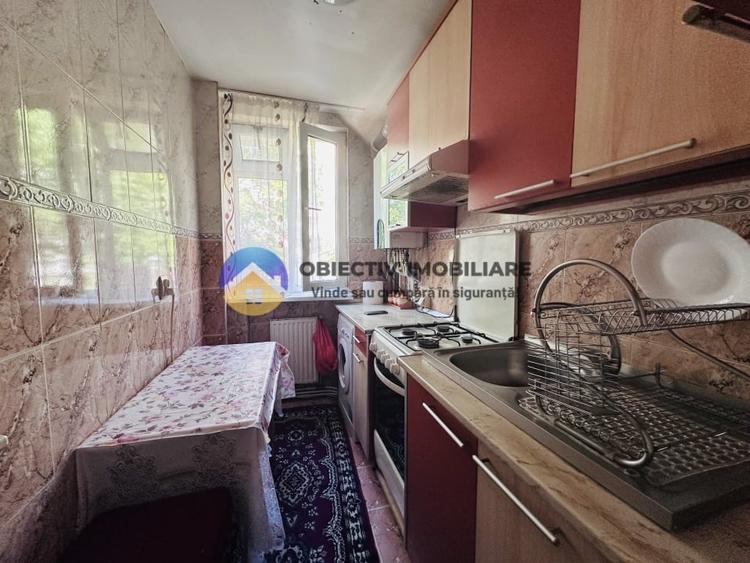 Apartament cu 3 camere semidecomandat în Dărmănești
