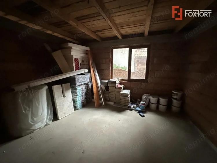 Casă cu 12 camere cu Teren 1560 Mp în Bucovăț (Remetea Mare)