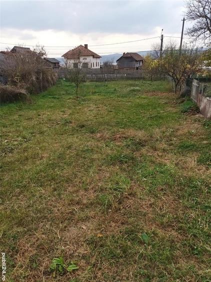 Teren de 1400 mp, în Budeasa
