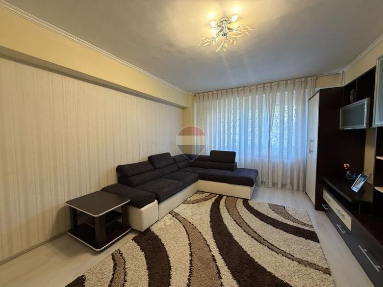 Apartament cu 3 camere decomandat în Decebal