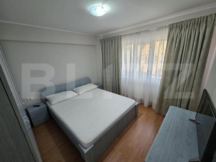 Apartament cu 4 camere decomandat, mobilat în Central