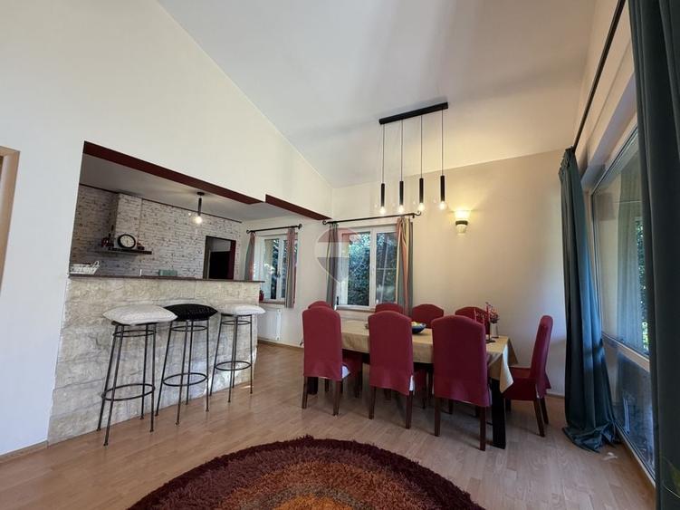 Casă individuală cu 8 camere cu Teren 1947 Mp în Corbeanca