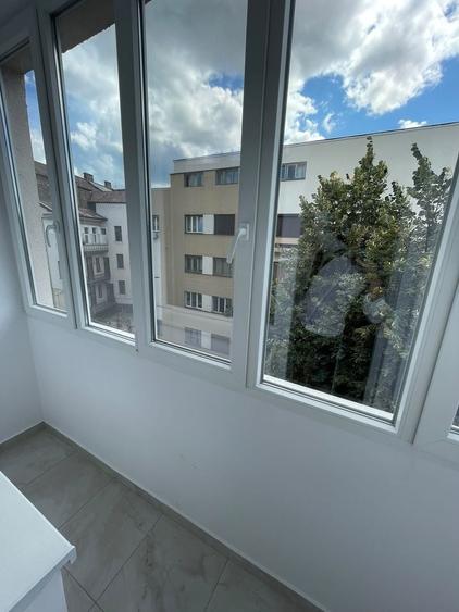 Apartament cu 2 camere decomandat, mobilat în Central