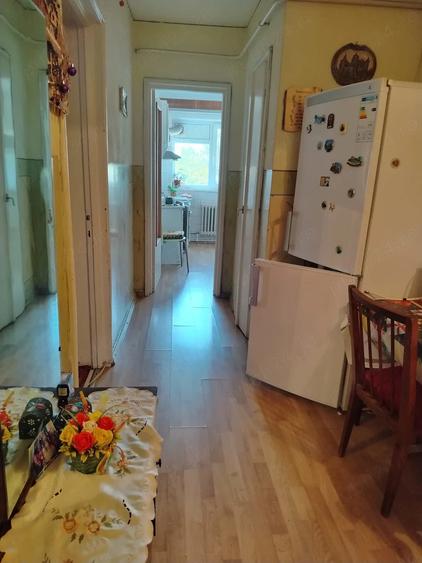 Apartament cu 3 camere semidecomandat în Gării