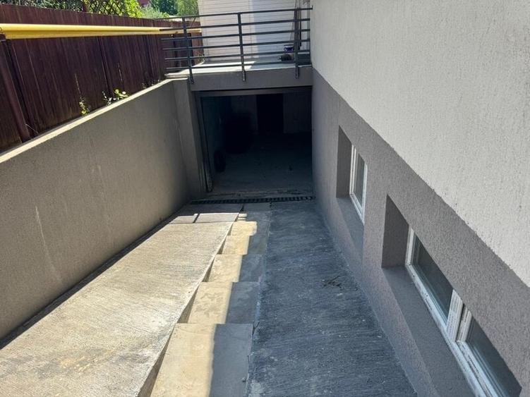Spațiu comercial, de 300 mp, în Militari