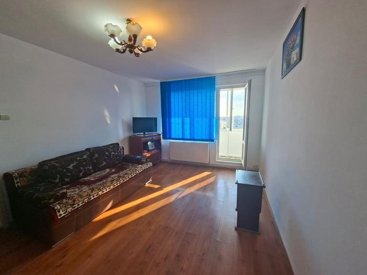 Apartament cu 2 camere semidecomandat în Colentina