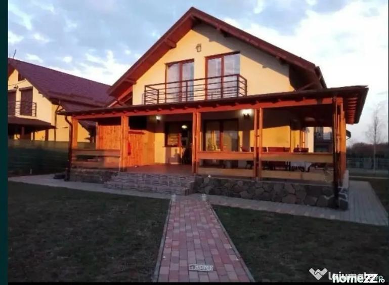 Casă cu 4 camere cu Teren 510 Mp în Păulești