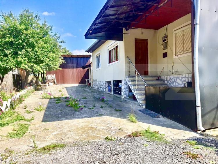 Casă individuală cu 4 camere cu Teren 1253 Mp în Berghin