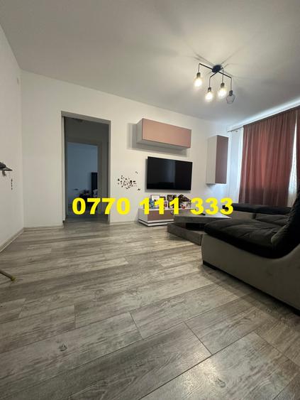 Apartament cu 3 camere semidecomandat, mobilat în Hipodrom